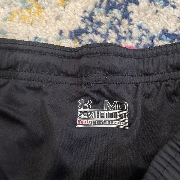 Under Armour shorts size M - Picture 3 of 5